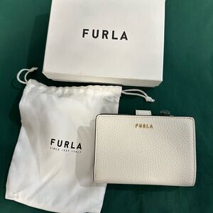 ❤️SOLD❤️Furla Cream Leather Wallet